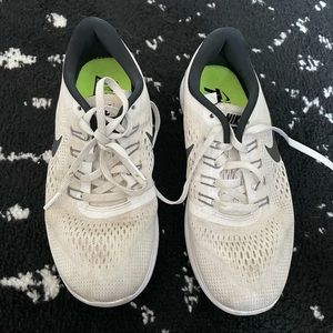 White Nike Free Run Shoes